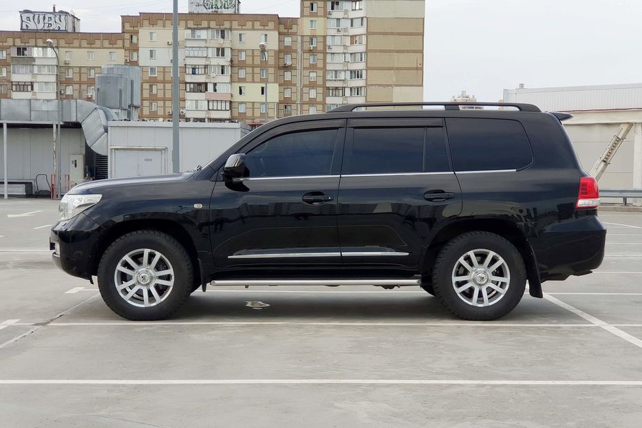 Продам Toyota Land Cruiser 200 PREMIUM 2010 года в Киеве