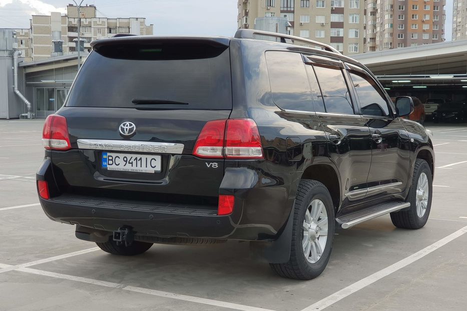 Продам Toyota Land Cruiser 200 PREMIUM 2010 года в Киеве