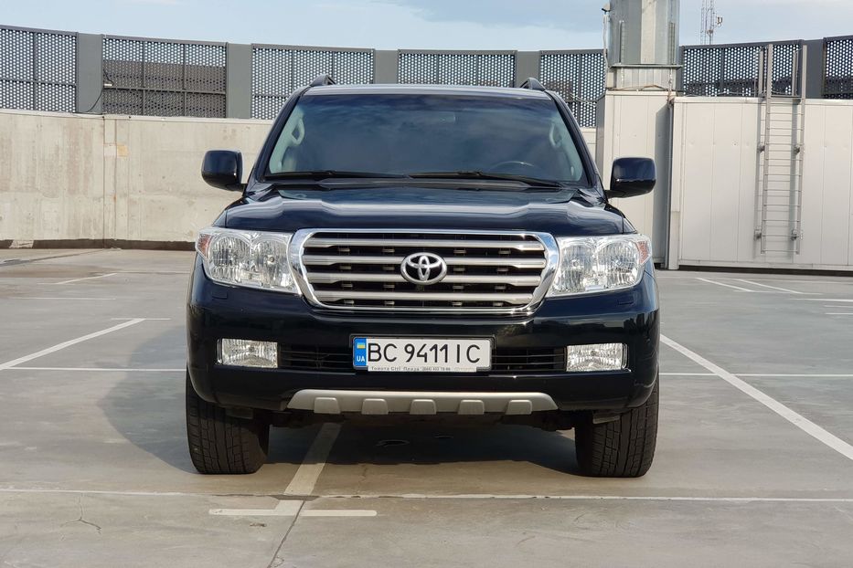 Продам Toyota Land Cruiser 200 PREMIUM 2010 года в Киеве