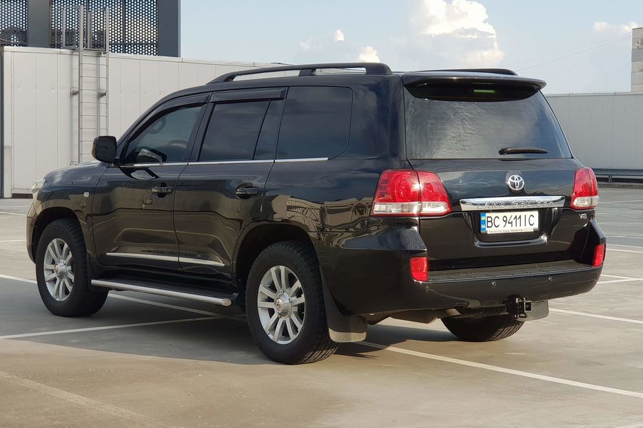 Продам Toyota Land Cruiser 200 PREMIUM 2010 года в Киеве