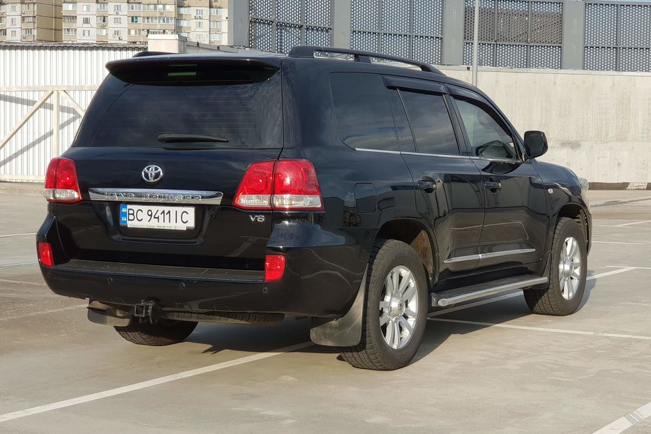 Продам Toyota Land Cruiser 200 PREMIUM 2010 года в Киеве