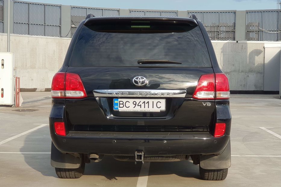 Продам Toyota Land Cruiser 200 PREMIUM 2010 года в Киеве