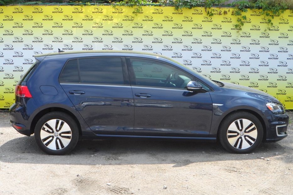 Продам Volkswagen e-Golf 24 кВт 2016 года в Днепре