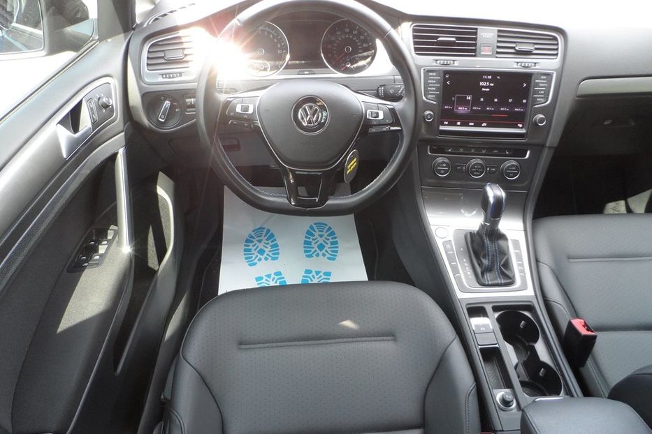 Продам Volkswagen e-Golf 24 кВт 2016 года в Днепре