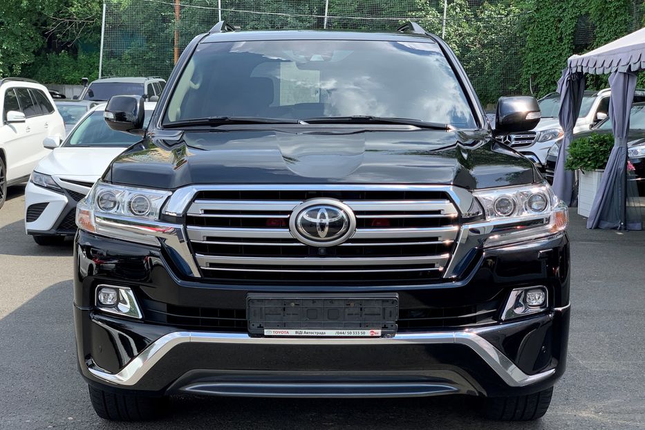 Продам Toyota Land Cruiser 200 2017 года в Киеве