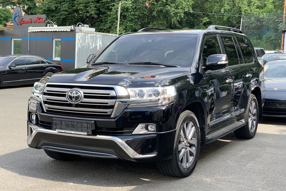 Продам Toyota Land Cruiser 200 2017 года в Киеве