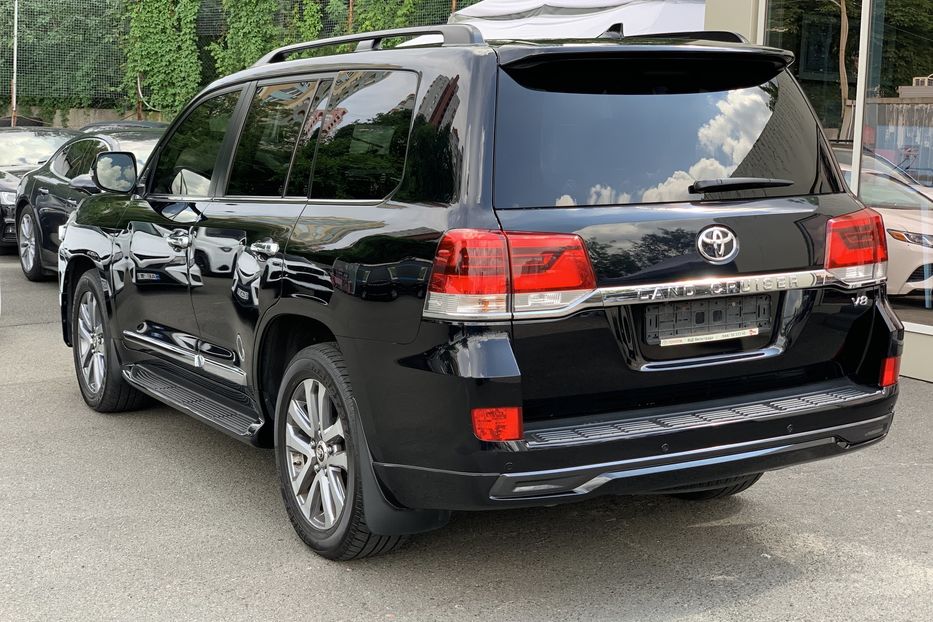 Продам Toyota Land Cruiser 200 2017 года в Киеве