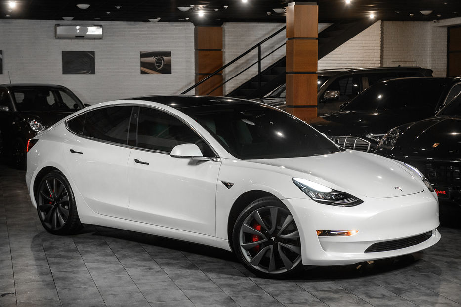 Продам Tesla Model 3 2020 года в Одессе