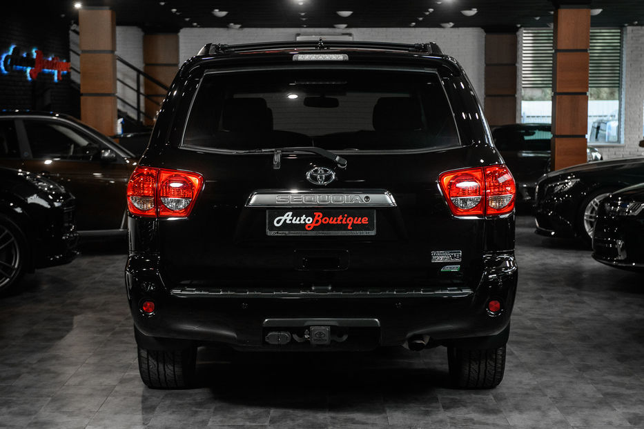 Продам Toyota Sequoia 2017 года в Одессе