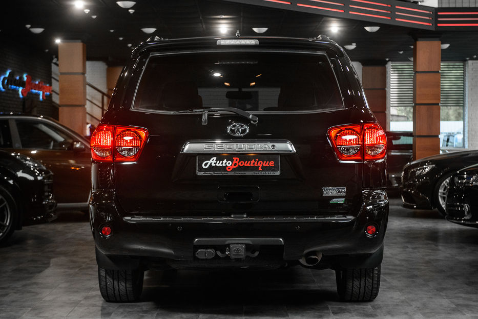 Продам Toyota Sequoia 2017 года в Одессе