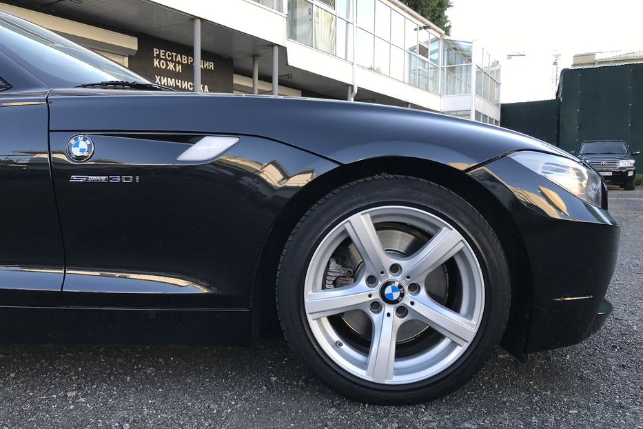 Продам BMW Z4 30i sDrive 2010 года в Киеве