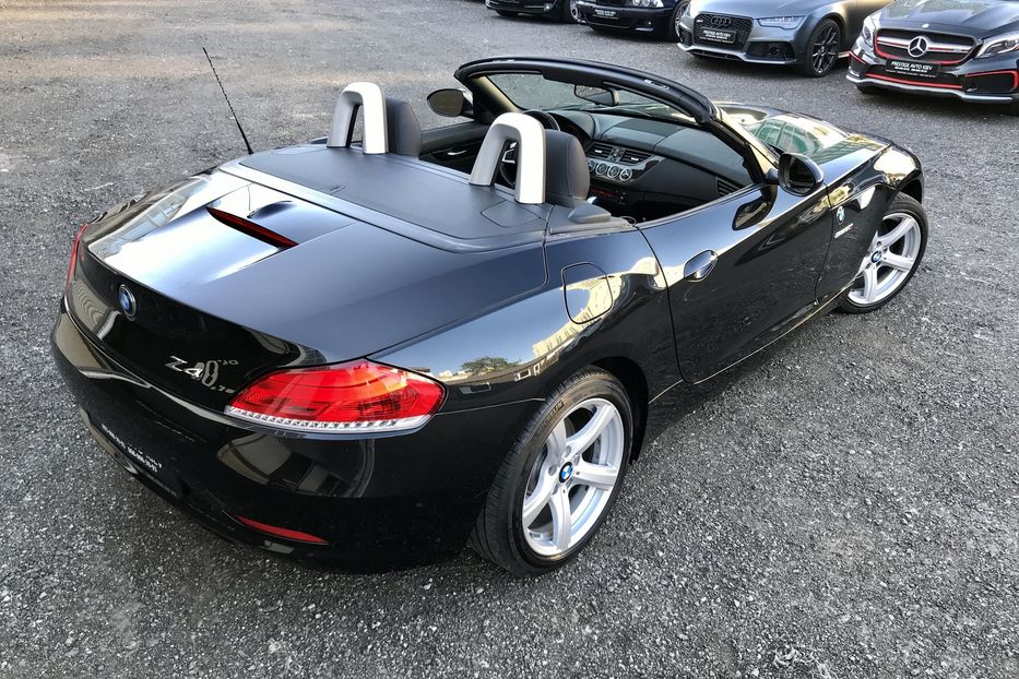 Продам BMW Z4 30i sDrive 2010 года в Киеве