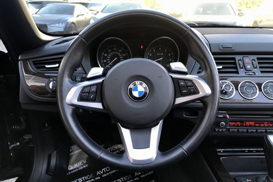 Продам BMW Z4 30i sDrive 2010 года в Киеве