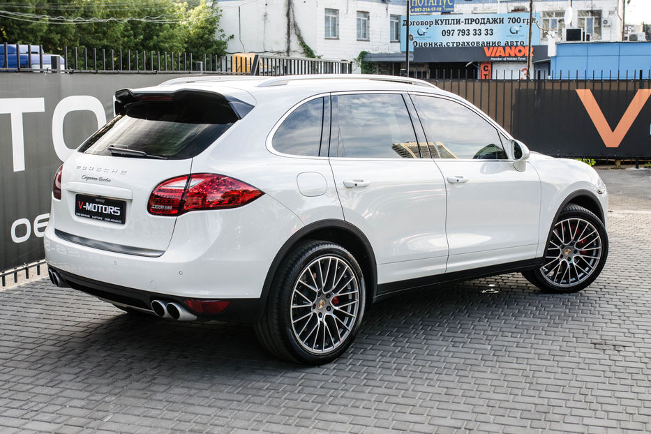 Продам Porsche Cayenne Turbo 2011 года в Киеве