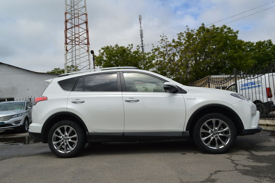 Продам Toyota Rav 4 HYBRID 2016 года в Одессе