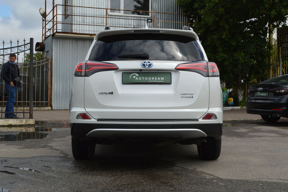 Продам Toyota Rav 4 HYBRID 2016 года в Одессе