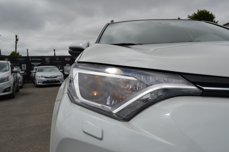 Продам Toyota Rav 4 HYBRID 2016 года в Одессе