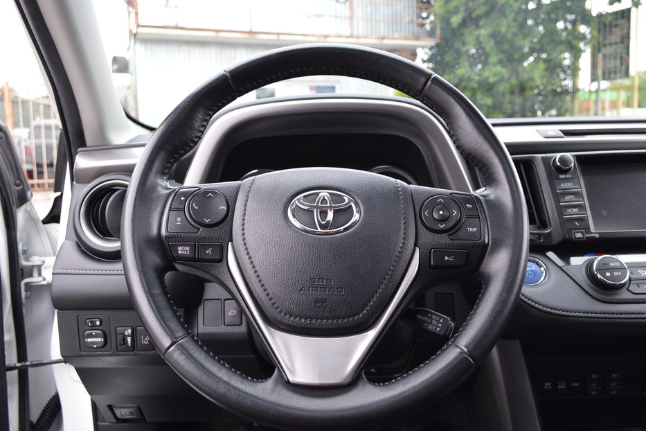 Продам Toyota Rav 4 HYBRID 2016 года в Одессе