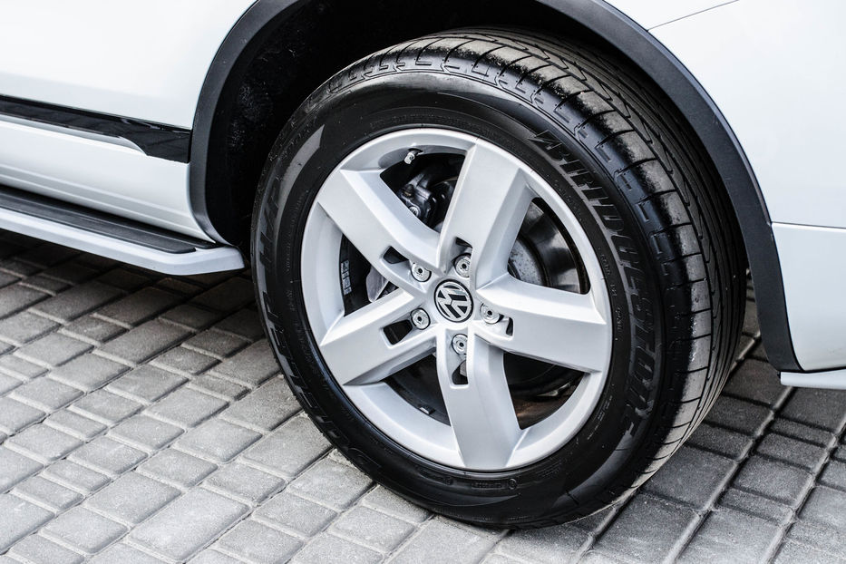 Продам Volkswagen Touareg 3.0 TDI  2012 года в Киеве