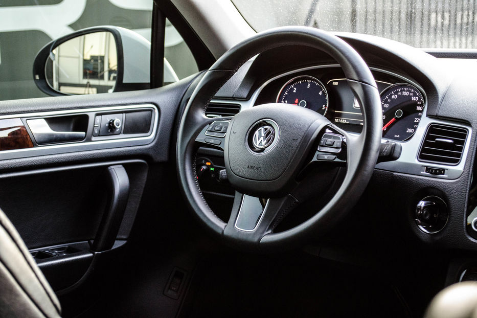 Продам Volkswagen Touareg 3.0 TDI  2012 года в Киеве