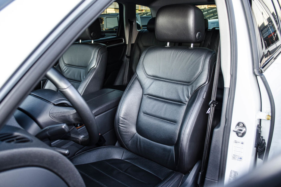 Продам Volkswagen Touareg 3.0 TDI  2012 года в Киеве