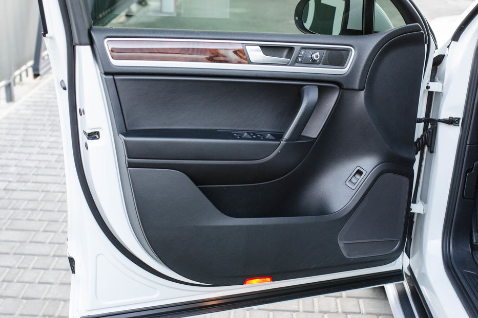 Продам Volkswagen Touareg 3.0 TDI  2012 года в Киеве