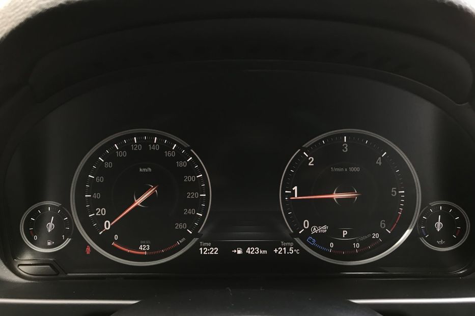 Продам BMW X5 25d xDrive Официальный 2018 года в Киеве