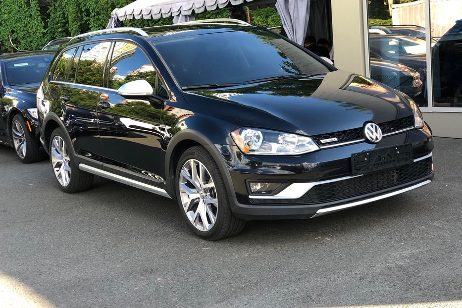 Продам Volkswagen Golf VII All Track 2017 года в Киеве