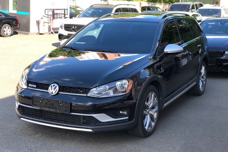 Продам Volkswagen Golf VII All Track 2017 года в Киеве