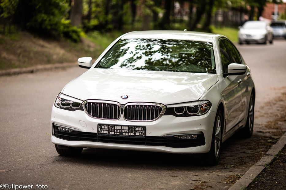 Продам BMW 530 530i 2018 года в Киеве