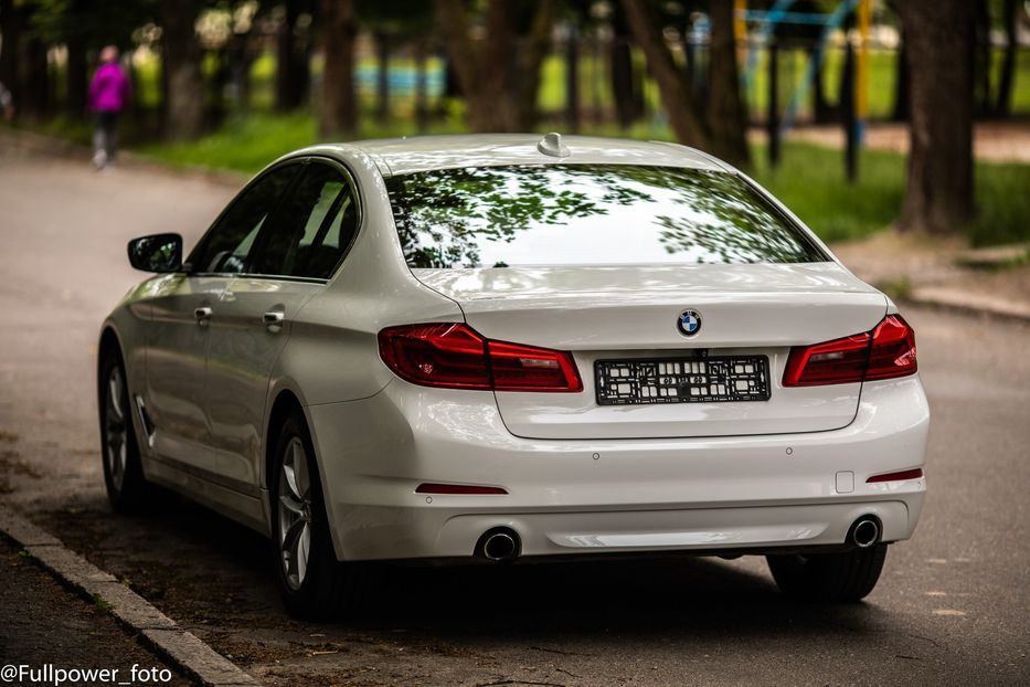 Продам BMW 530 530i 2018 года в Киеве