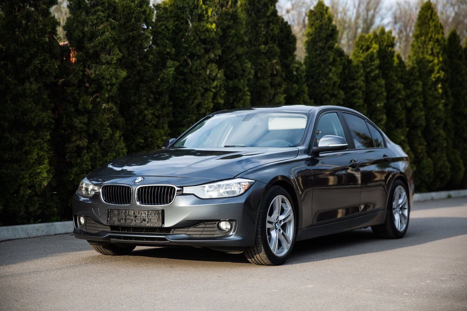 Продам BMW 320 320d 2014 года в Киеве