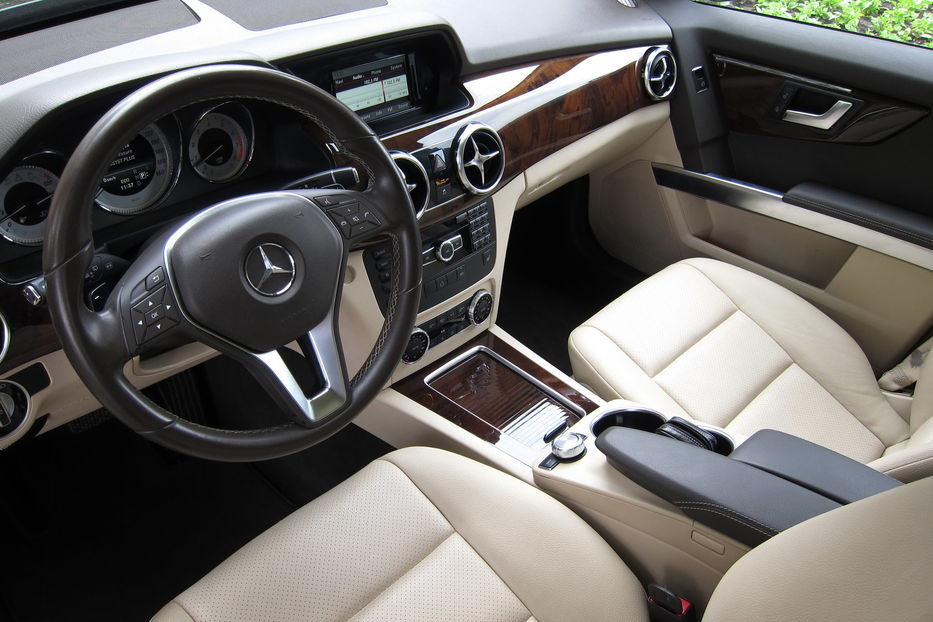 Продам Mercedes-Benz GLK-Class GLK 350 (306 л.с.) 2014 года в Днепре