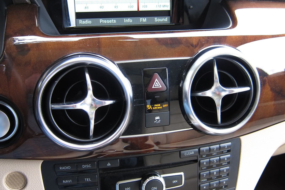 Продам Mercedes-Benz GLK-Class GLK 350 (306 л.с.) 2014 года в Днепре