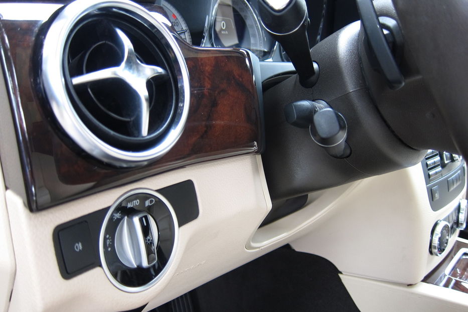 Продам Mercedes-Benz GLK-Class GLK 350 (306 л.с.) 2014 года в Днепре