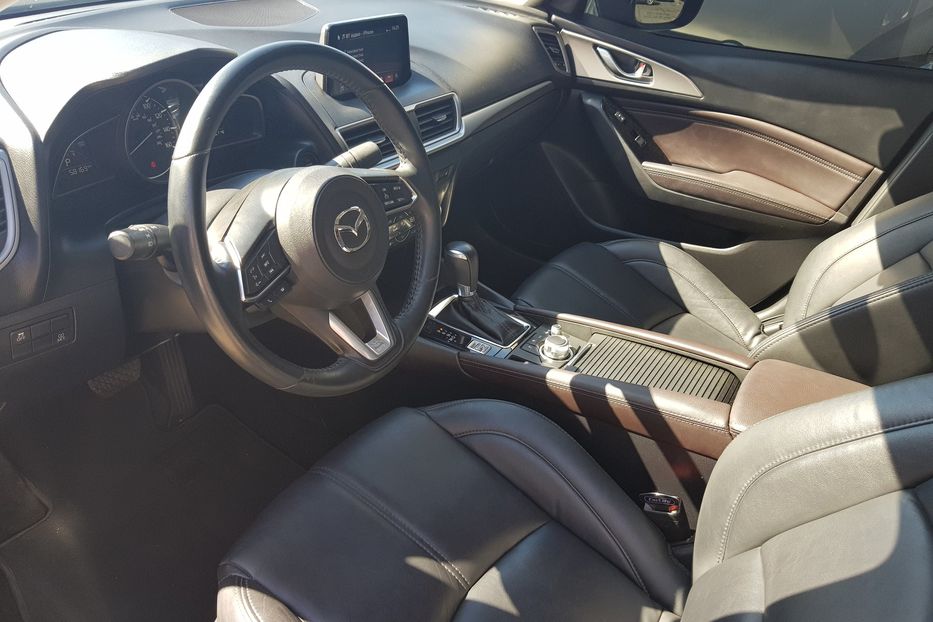 Продам Mazda 3 2017 года в Одессе