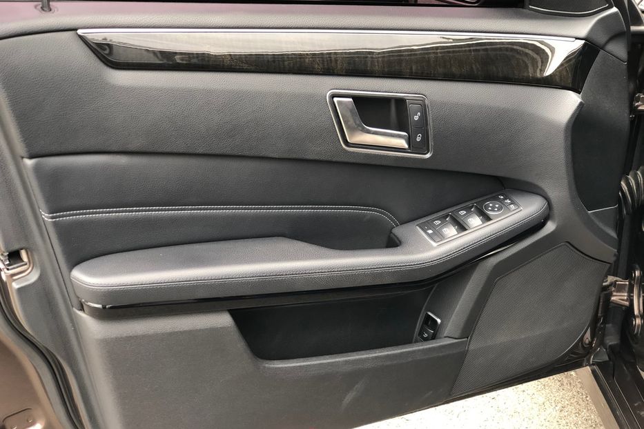 Продам Mercedes-Benz E-Class 200d Avangarde 2013 года в Киеве