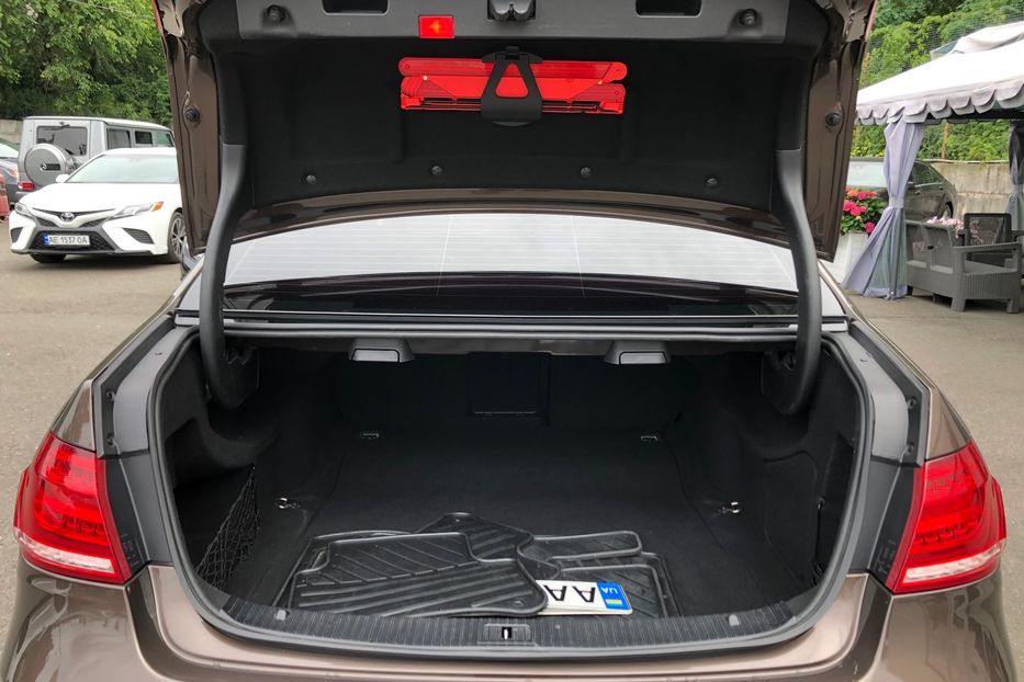 Продам Mercedes-Benz E-Class 200d Avangarde 2013 года в Киеве