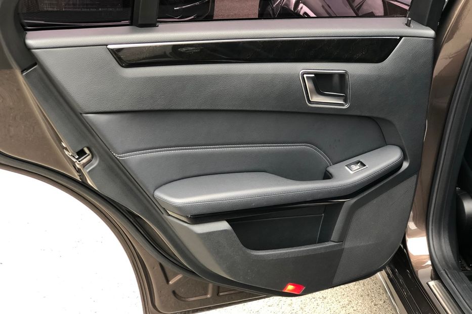 Продам Mercedes-Benz E-Class 200d Avangarde 2013 года в Киеве