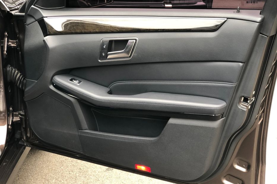 Продам Mercedes-Benz E-Class 200d Avangarde 2013 года в Киеве