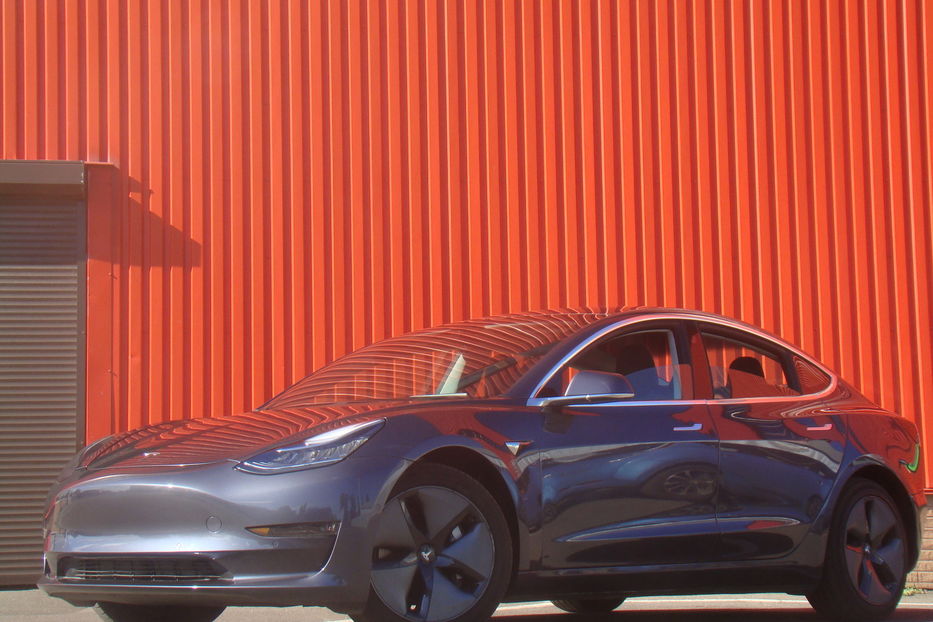 Продам Tesla Model 3 AUTOPILOT  2019 года в Одессе
