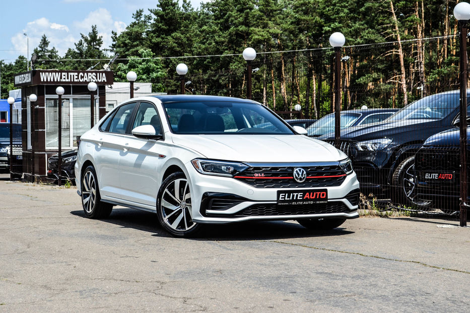 Продам Volkswagen Jetta GLI 2019 года в Киеве