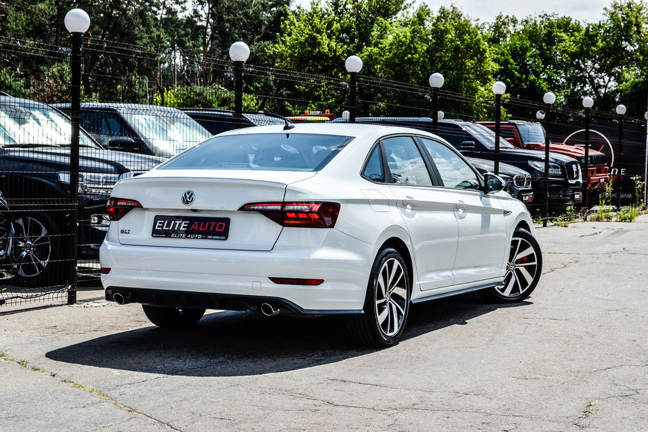 Продам Volkswagen Jetta GLI 2019 года в Киеве