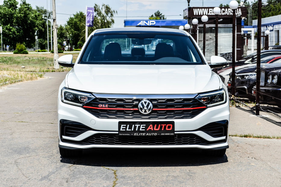 Продам Volkswagen Jetta GLI 2019 года в Киеве