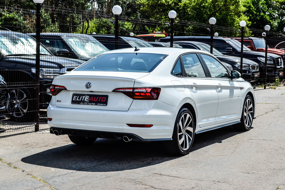 Продам Volkswagen Jetta GLI 2019 года в Киеве