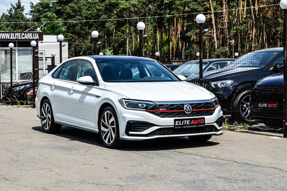 Продам Volkswagen Jetta GLI 2019 года в Киеве