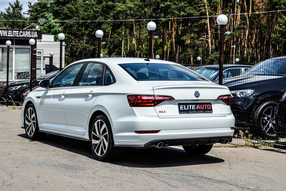 Продам Volkswagen Jetta GLI 2019 года в Киеве