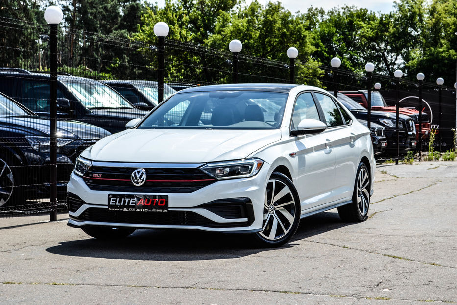 Продам Volkswagen Jetta GLI 2019 года в Киеве