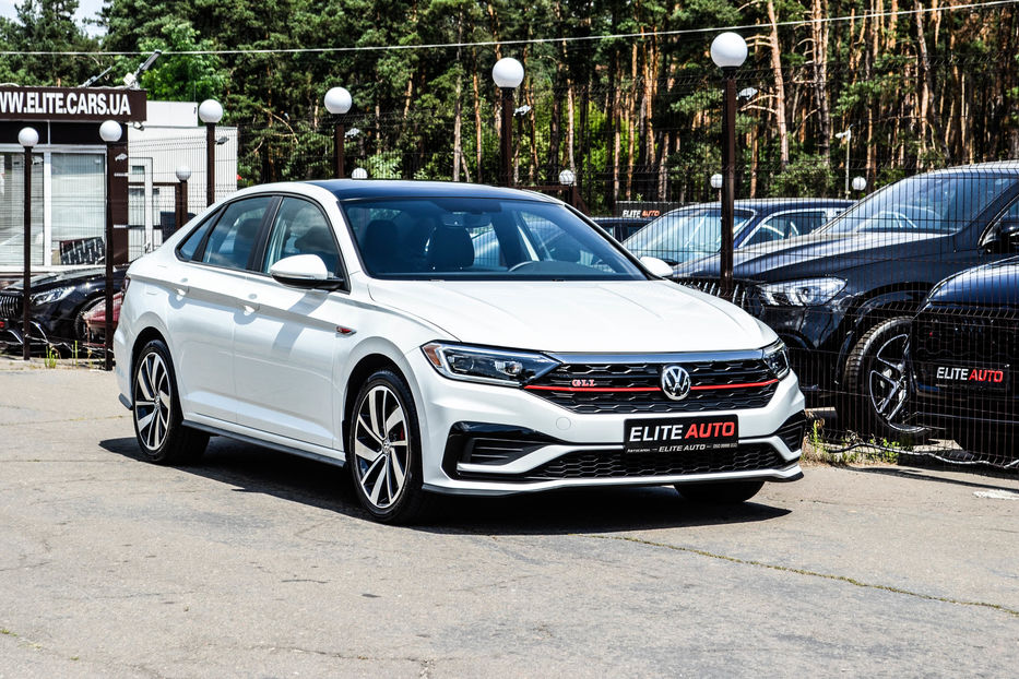 Продам Volkswagen Jetta GLI 2019 года в Киеве