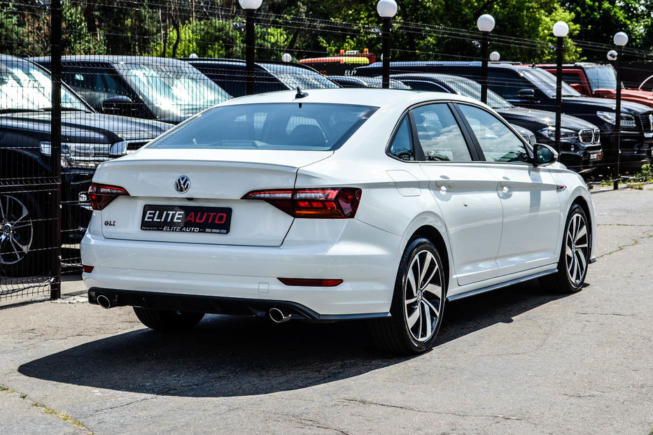 Продам Volkswagen Jetta GLI 2019 года в Киеве